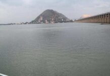 Andhra Pradesh: Dam gate breaks in Guntur district, flood alert issued