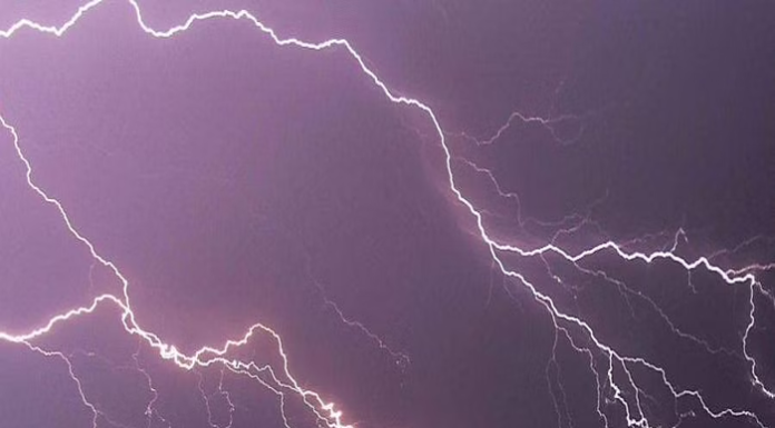Lightning kills three,rain warning for Rayalaseema in Andhra Pradesh