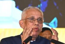 A.P. Governor presents Red Cross awards to eight Collectors for outstanding services